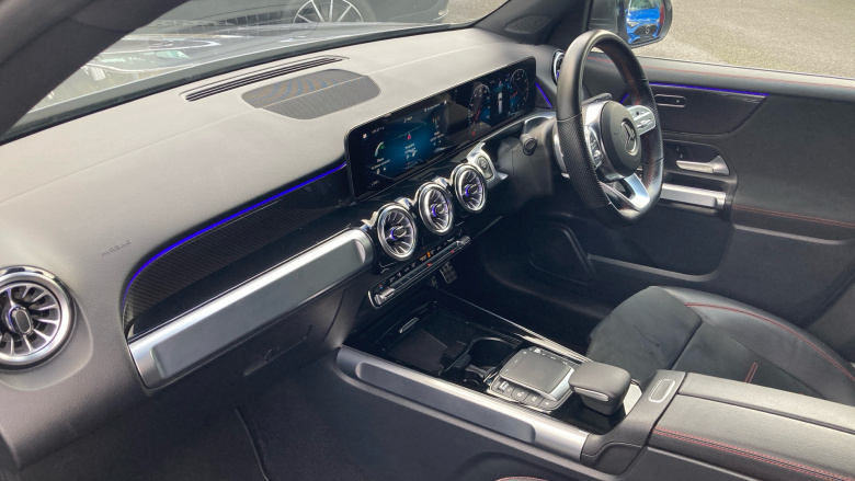 Mercedes-Benz GLB 200 AMG Line Premium 5dr 7G-Tronic Petrol Estate